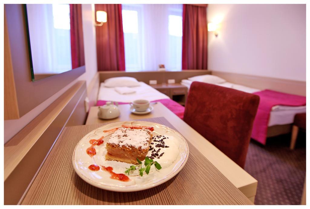 Arche Hotel Siedlce Buitenkant foto